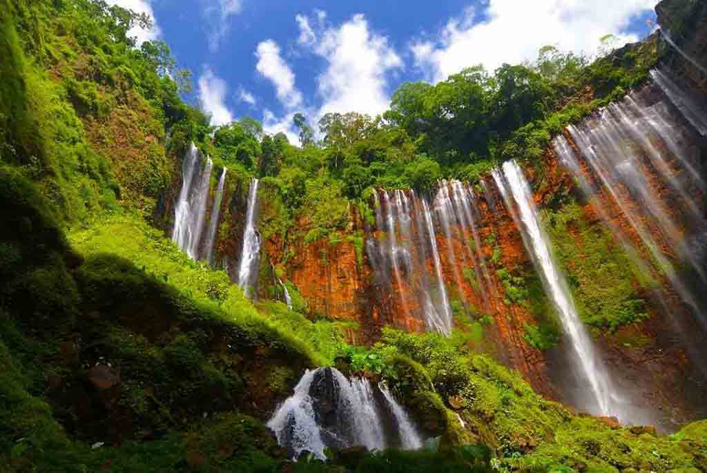 Tumpak-Sewu-waterfall-Lumajang